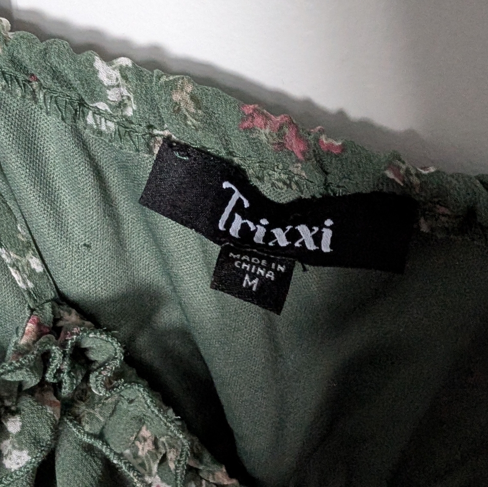 Trixxi | Green Floral Smocked Fit & Flare Mini Dress | Size M - Picture 2 of 7